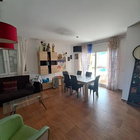 Petunia Apartment Vilobi D'onyar